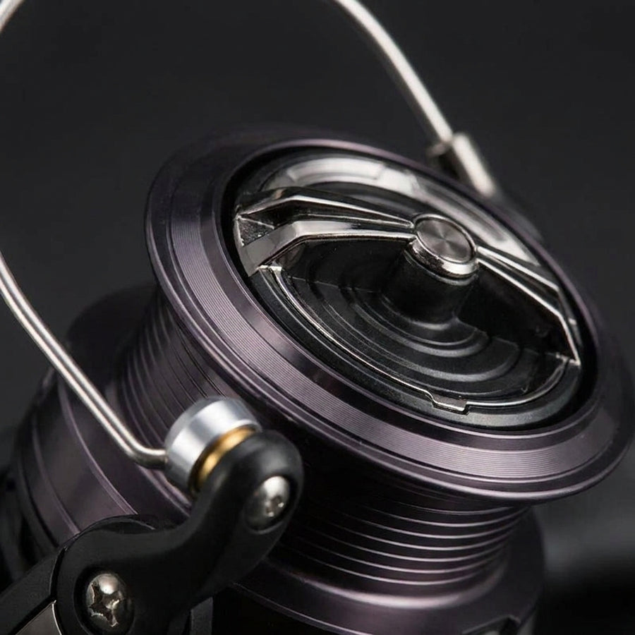 DAIWA CROSSCAST Fishing Reel Long Cast  Spinning Saltwater 4 — packshot detail