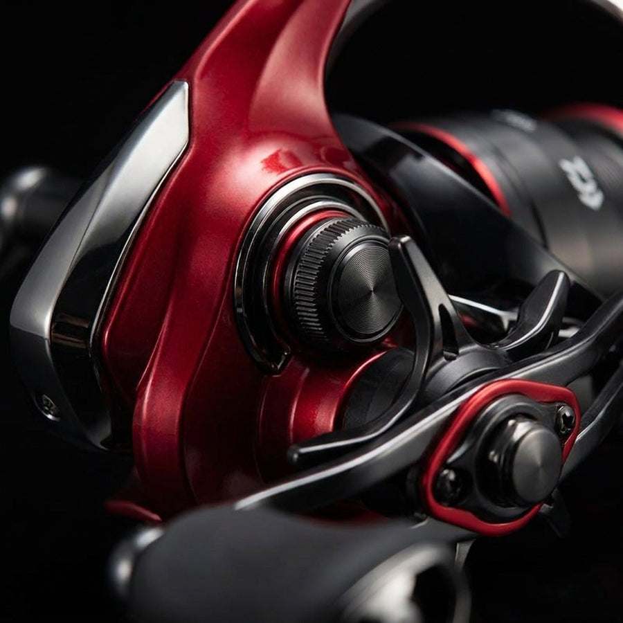 2025 NEW DAIWA FUEGO CS LT Spinning Fishing Reel Baitcasting — packshot detail